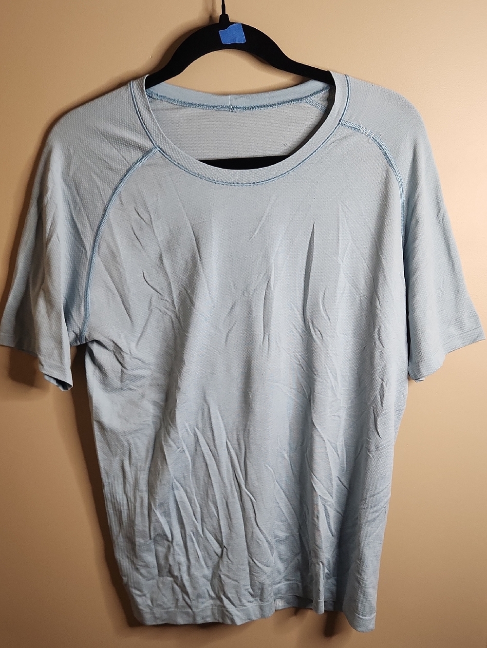 Lululemon Men's Metal Vent Tech Short Sleeve in Blue/Grey. Size M.
